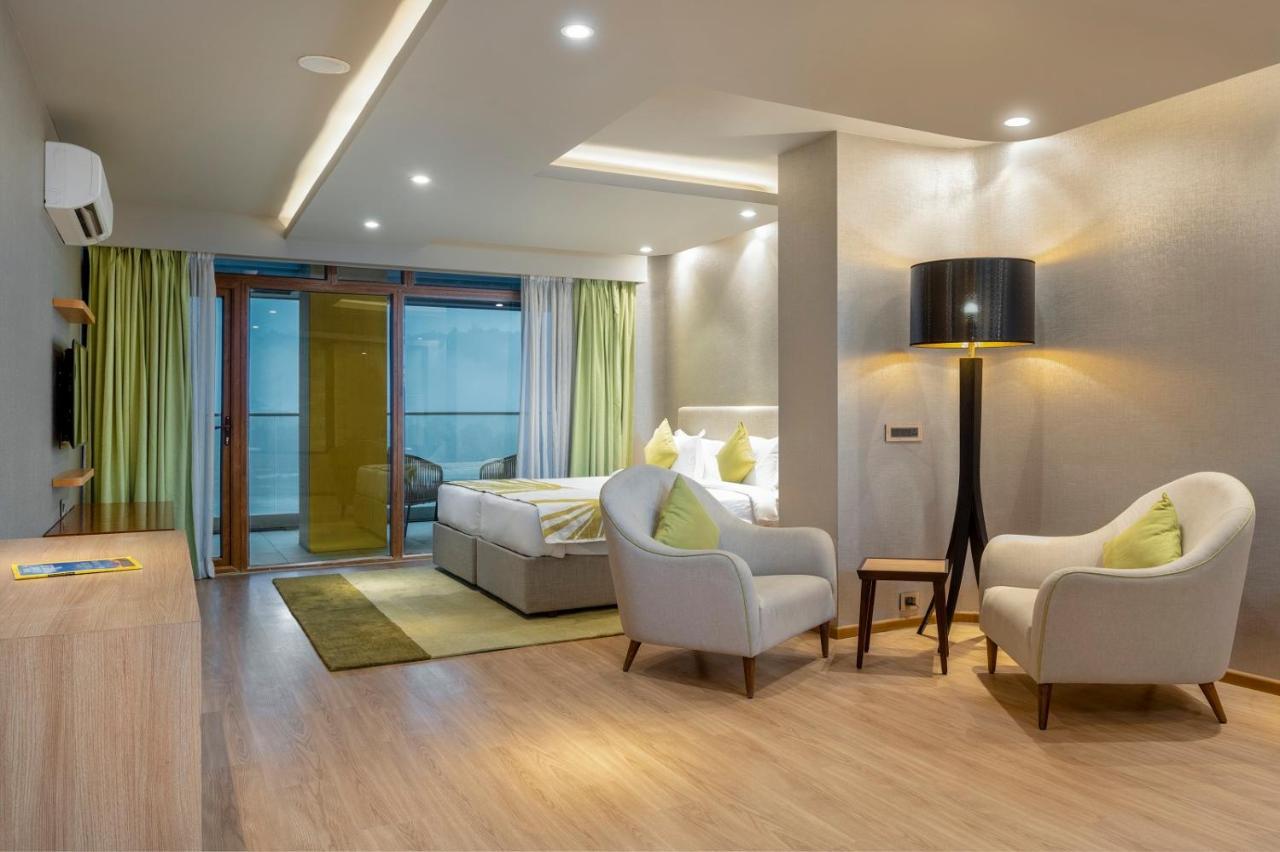 มุทิ โยคะ รีทรีต - อะ ลักชัวเรียส โยคะ รีทรีต ออน เดอะ แบงก์ ออฟ คงคา Hotel ริชิเคช ภายนอก รูปภาพ