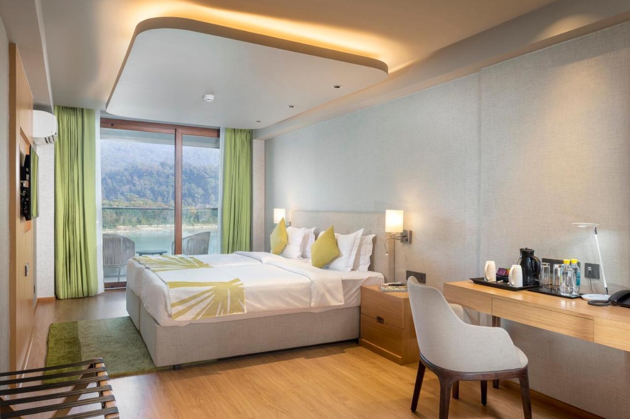 มุทิ โยคะ รีทรีต - อะ ลักชัวเรียส โยคะ รีทรีต ออน เดอะ แบงก์ ออฟ คงคา Hotel ริชิเคช ภายนอก รูปภาพ