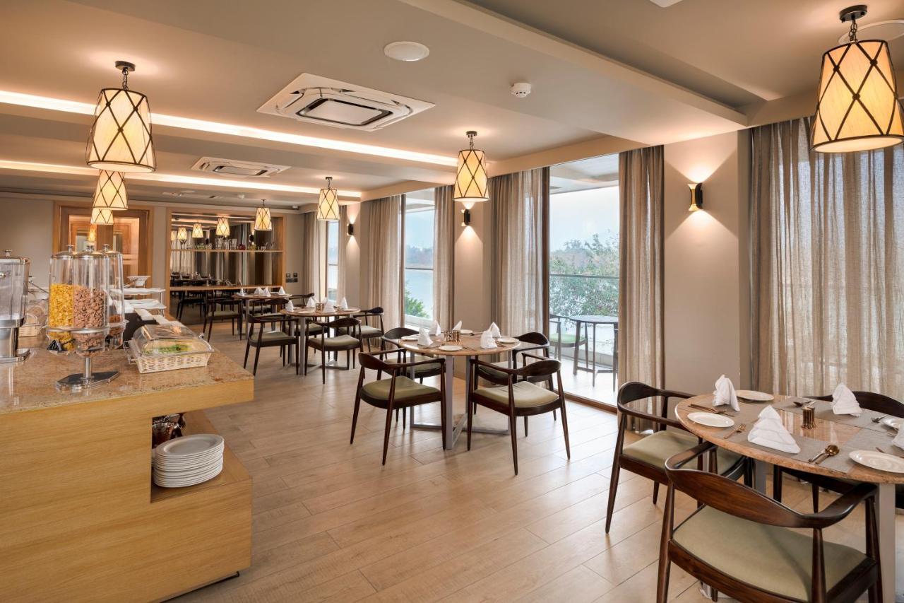 มุทิ โยคะ รีทรีต - อะ ลักชัวเรียส โยคะ รีทรีต ออน เดอะ แบงก์ ออฟ คงคา Hotel ริชิเคช ภายนอก รูปภาพ