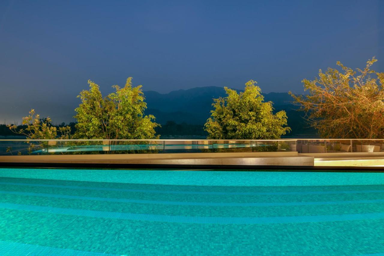 มุทิ โยคะ รีทรีต - อะ ลักชัวเรียส โยคะ รีทรีต ออน เดอะ แบงก์ ออฟ คงคา Hotel ริชิเคช ภายนอก รูปภาพ