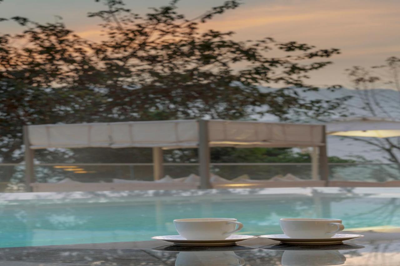 มุทิ โยคะ รีทรีต - อะ ลักชัวเรียส โยคะ รีทรีต ออน เดอะ แบงก์ ออฟ คงคา Hotel ริชิเคช ภายนอก รูปภาพ